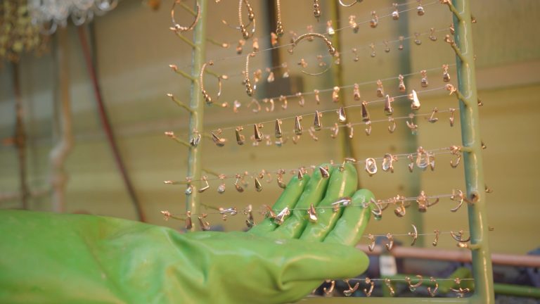 Você sabe o que é uma peça folheada a ouro